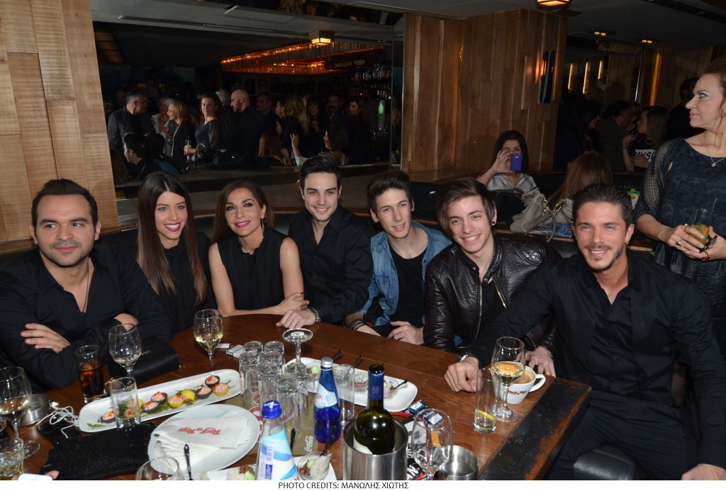 Ο Νίκος Οικονομόπουλος πολυπλατινένιος "Για χίλιους λόγους"!