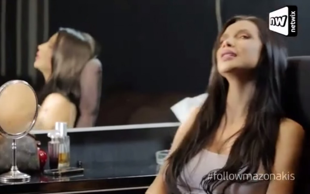 Η Πάολα τραγουδάει το "Μου λείπεις" του Γιώργου Μαζωνάκη (Βίντεο)