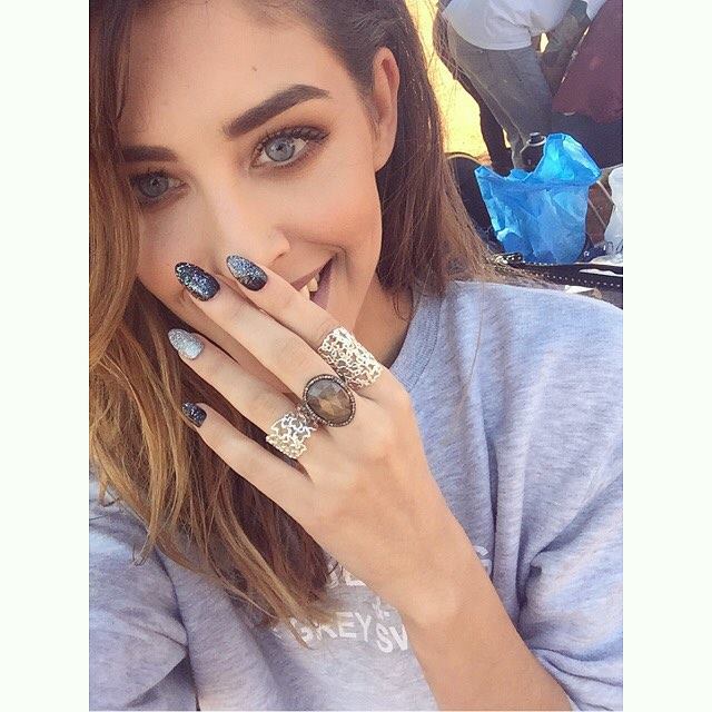 "Η αλήθεια μοιάζει ψέμα" - Δείτε φωτογραφίες από τα γυρίσματα του νέου κλιπ της Demy