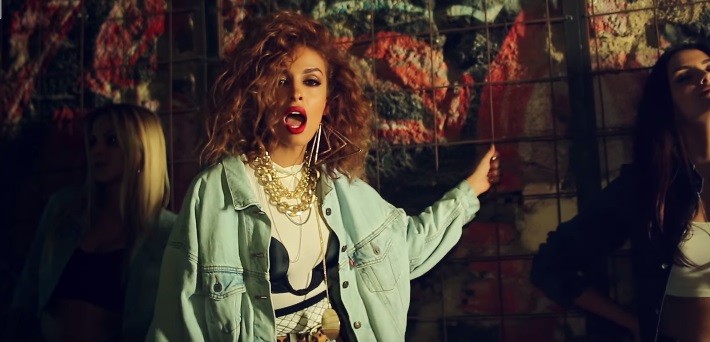 sto-theo-me-paei-foureira