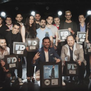 Ηλίας Βρεττός: Δείτε φωτογραφίες από την πλατινένια απονομή του δίσκου του 