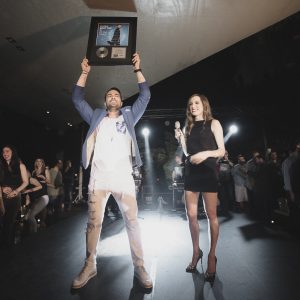 Ηλίας Βρεττός: Δείτε φωτογραφίες από την πλατινένια απονομή του δίσκου του 