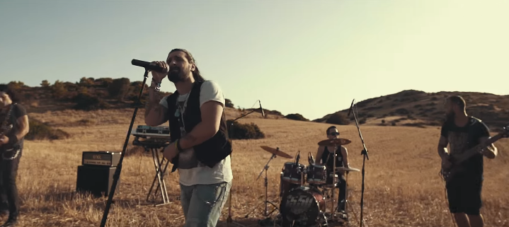 "Εγώ κοίτα με πετάω" - Δείτε το νέο βίντεο κλιπ των 1550