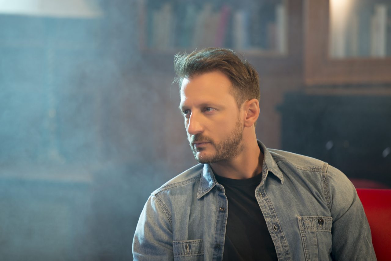 Κώστας Καραφώτης backstage1