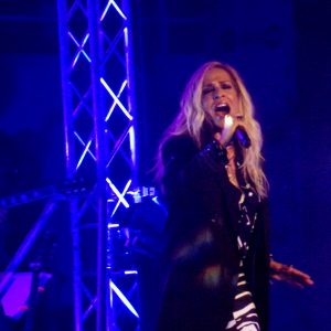 Άννα Βίσση: Εκρηκτική στην 1η της συναυλία στο Βεάκειο Θέατρο Πειραιά (pics & vids)