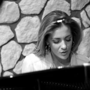 Νατάσσα Μποφίλιου - Αντιγόνη Outro