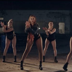 The Mode & Cynda - Is it a gun