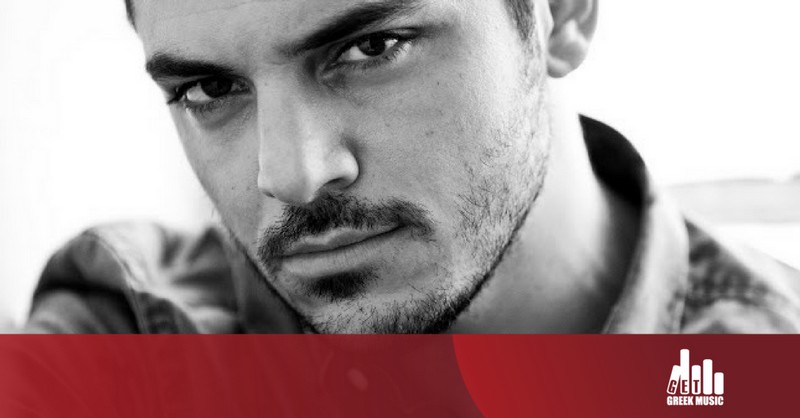 Ο Κώστας Δόξας φωτογραφίζει την νεογέννητη κόρη του