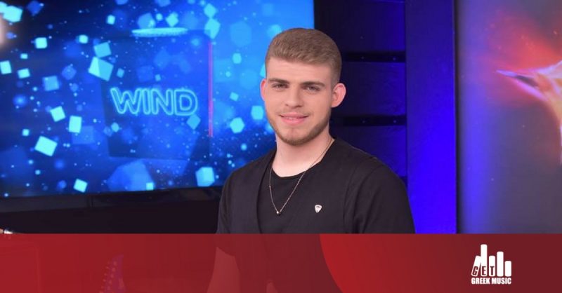 Ο Στέλιος Τσάκωνας τραγουδάει Γιώργο Σαμπάνη