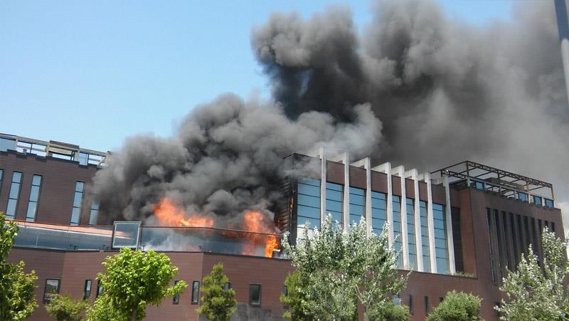 Φωτιά σε γνωστό νυχτερινό κέντρο της Αθήνας
