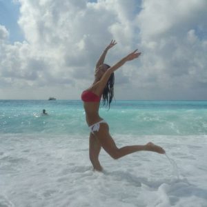 Η Ελεάνα Παπαϊωάννου με καυτό μπικίνι