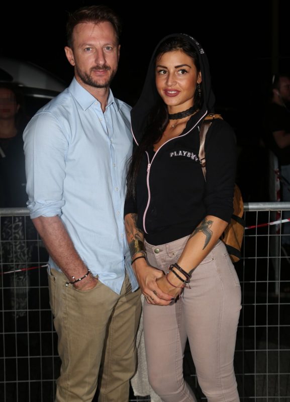 εγκαταλείπει την Ελλάδα ο Κώστας Καραφώτης