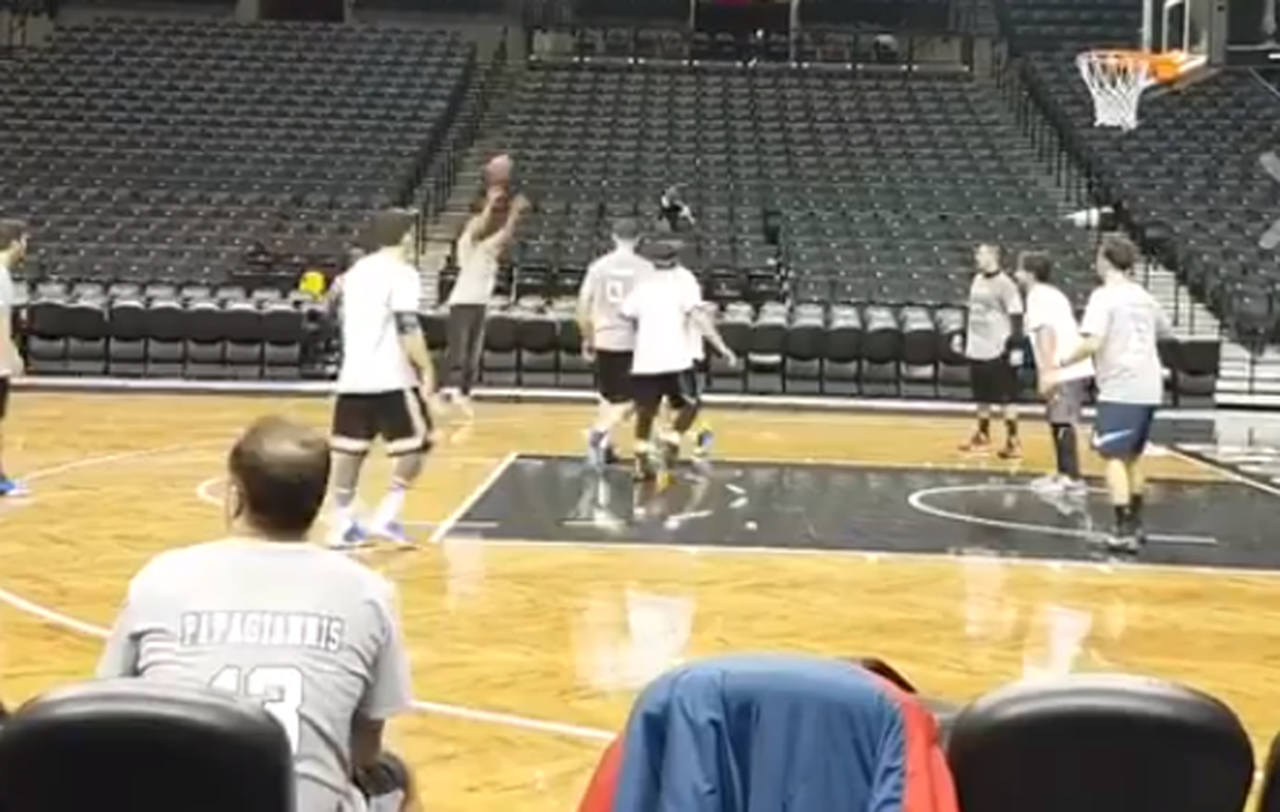 To θεαματικό τρίποντο σε γήπεδο του NBA