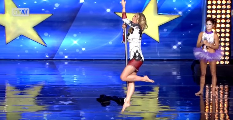 Η Ντορέττα Παπαδημητρίου έκανε pole dancing