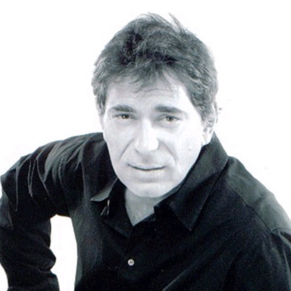 πασίγνωστος τραγουδιστής τα είχε με την γυναίκα