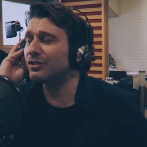 Γιάννης Πλούταρχος - Κάθε στιγμή μετράει