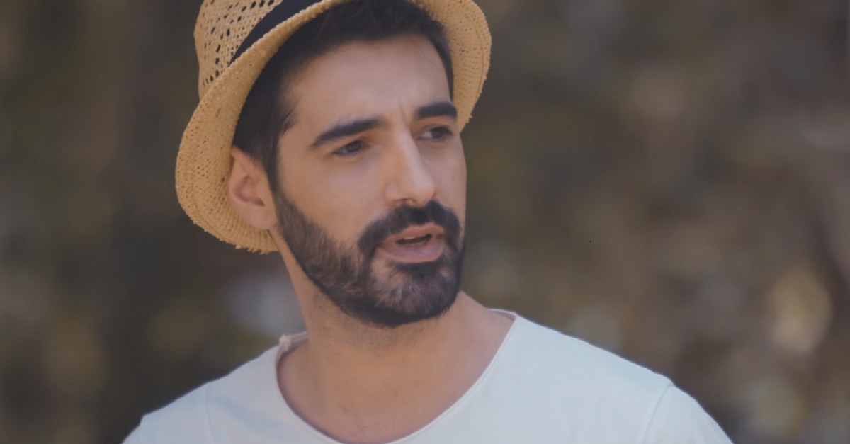 Δημήτρης Βοζαΐτης - Ένας Κόκκινος Μήνας